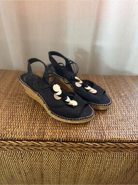 Toni Pons Origems Women’s Black Espadrille Wedges with Gold Disc Accents 39